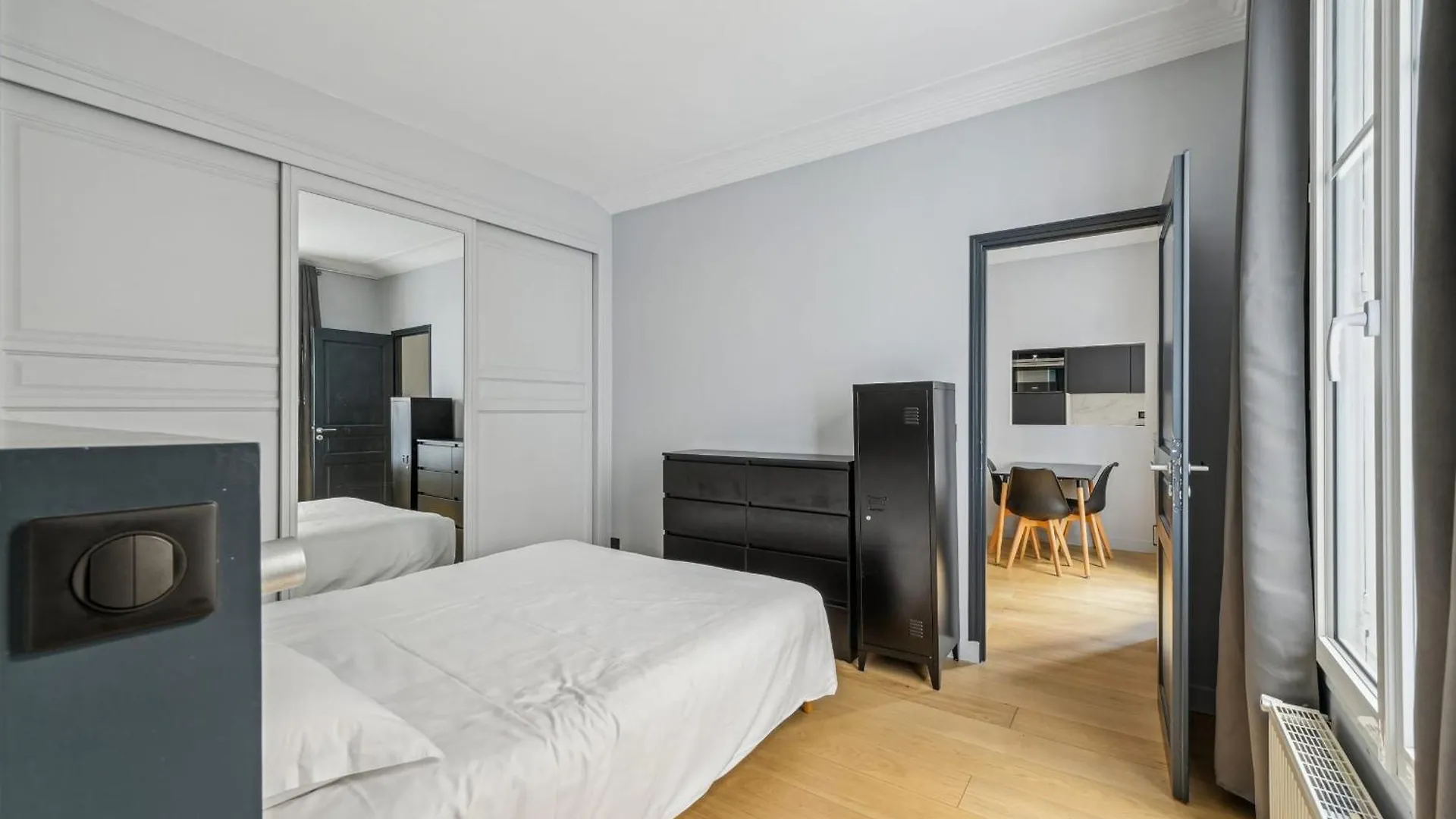 Terne Maillot - Gaston Bertandeau 1dbr Apartment Paris